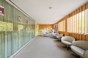 care-fertility-london-waiting-area-glass-partition